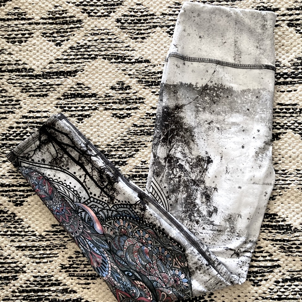 Evolution and Creation Yoga Legging